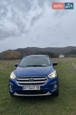 Внедорожник / Кроссовер Ford Escape 2016 в 