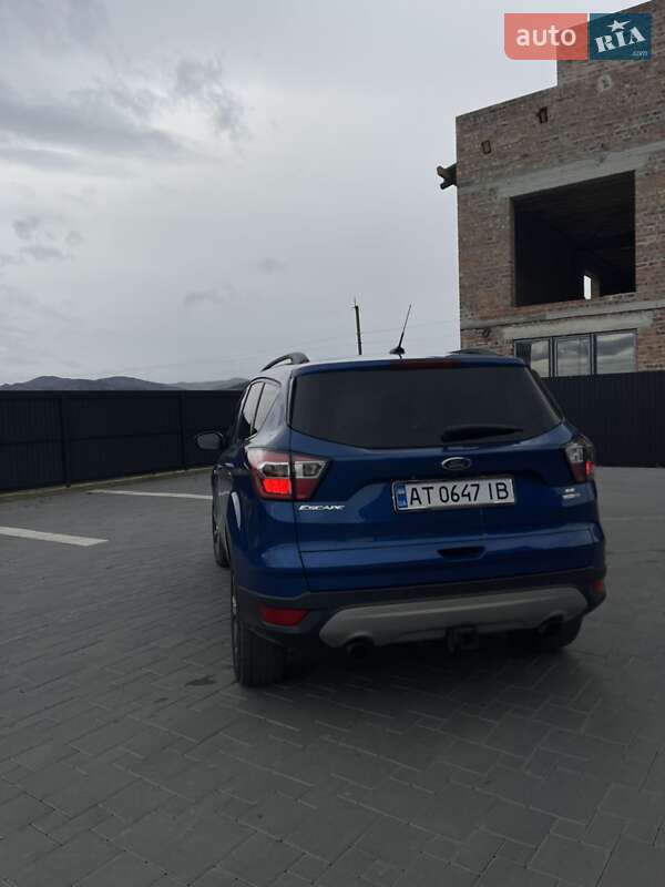 Внедорожник / Кроссовер Ford Escape 2016 в Рожнятове