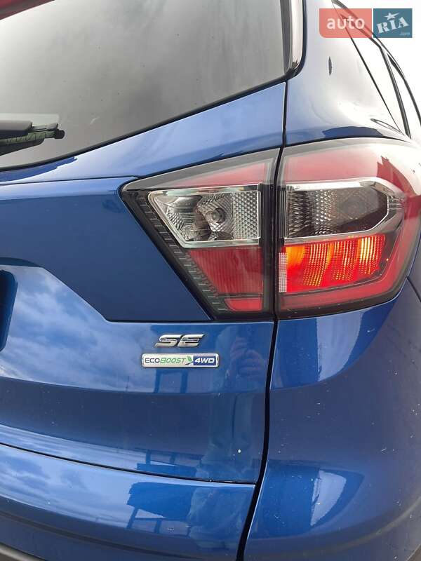 Внедорожник / Кроссовер Ford Escape 2016 в Рожнятове