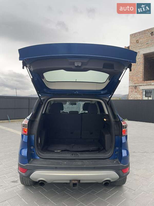 Внедорожник / Кроссовер Ford Escape 2016 в Рожнятове