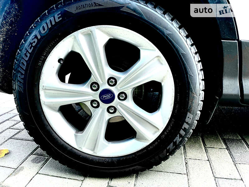 Внедорожник / Кроссовер Ford Escape 2014 в Днепре