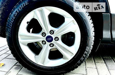 Внедорожник / Кроссовер Ford Escape 2014 в 