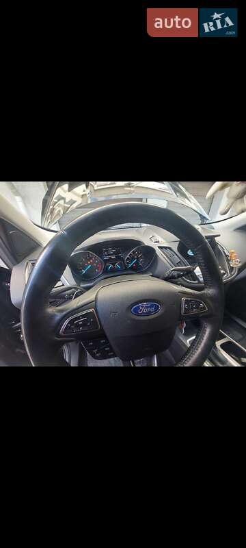 Внедорожник / Кроссовер Ford Escape 2016 в Киеве