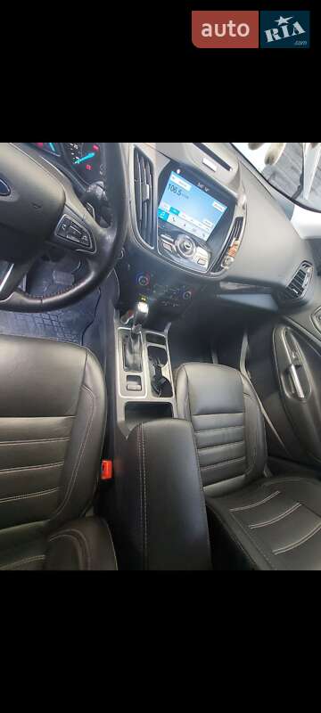 Внедорожник / Кроссовер Ford Escape 2016 в Киеве