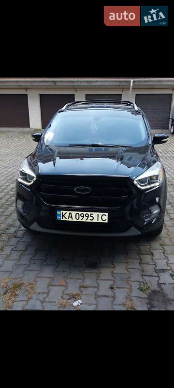 Внедорожник / Кроссовер Ford Escape 2016 в Киеве