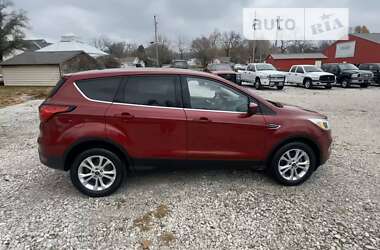 Внедорожник / Кроссовер Ford Escape 2019 в 