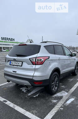 Внедорожник / Кроссовер Ford Escape 2017 в Киеве