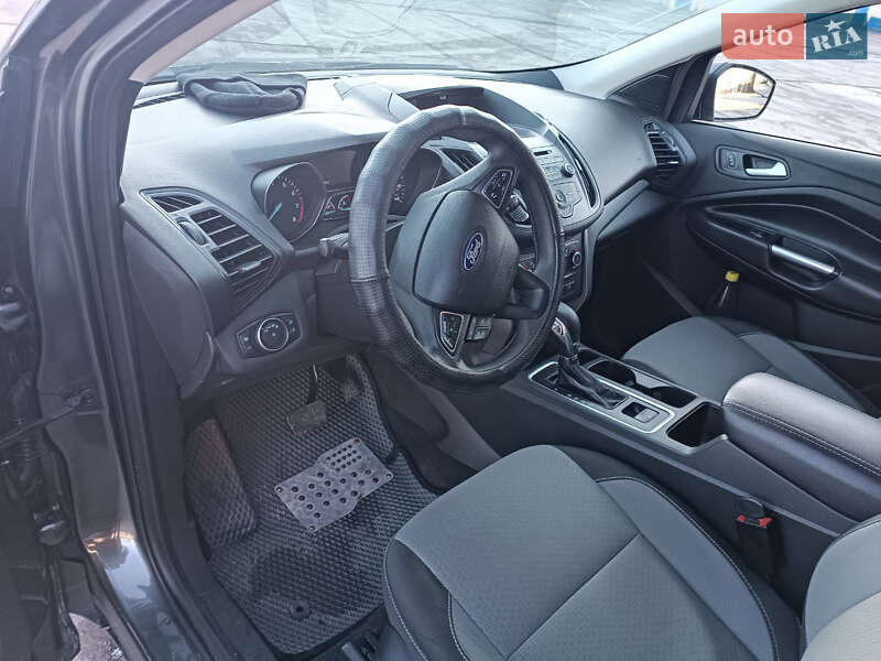 Внедорожник / Кроссовер Ford Escape 2017 в Виннице