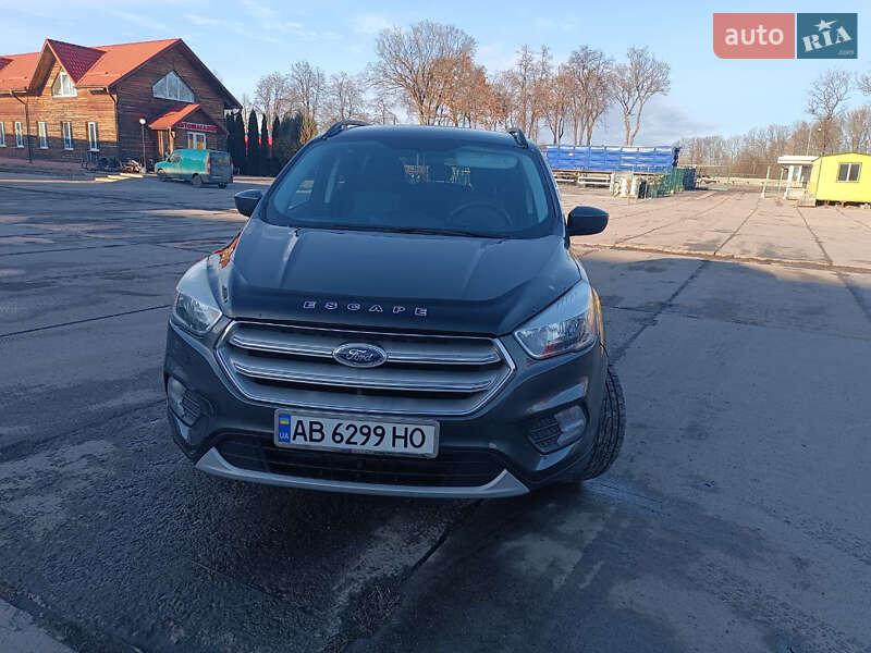 Внедорожник / Кроссовер Ford Escape 2017 в Виннице