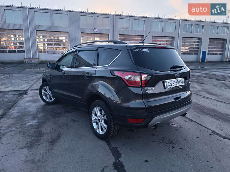 Внедорожник / Кроссовер Ford Escape 2017 в Виннице