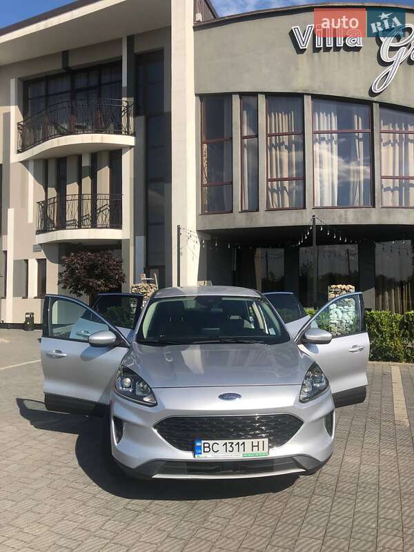 Внедорожник / Кроссовер Ford Escape 2020 в Стрые