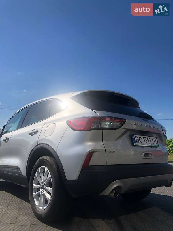 Внедорожник / Кроссовер Ford Escape 2020 в Стрые