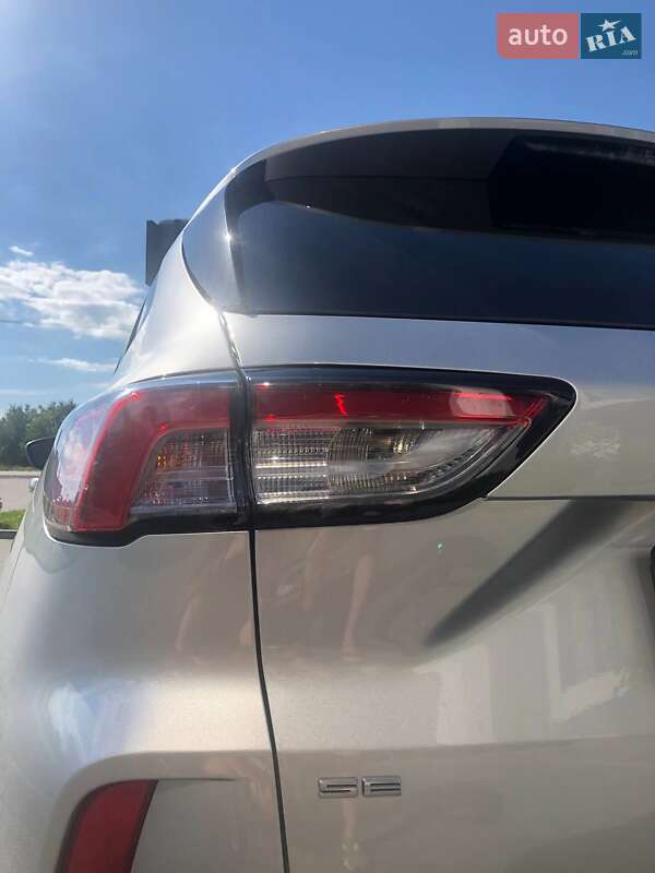 Внедорожник / Кроссовер Ford Escape 2020 в Стрые