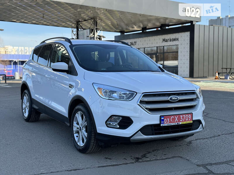 Позашляховик / Кросовер Ford Escape 2018 в Дубні