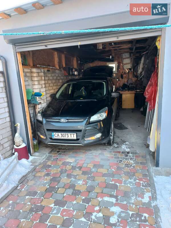 Внедорожник / Кроссовер Ford Escape 2015 в Черкассах