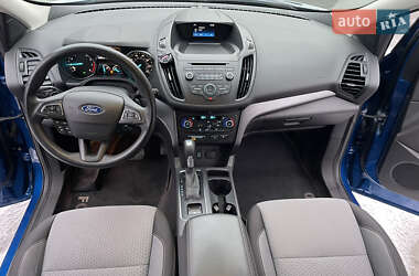 Внедорожник / Кроссовер Ford Escape 2016 в 