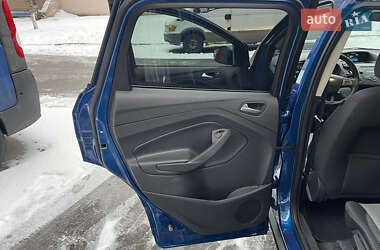 Внедорожник / Кроссовер Ford Escape 2016 в 