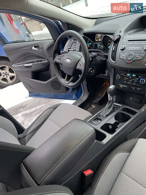Внедорожник / Кроссовер Ford Escape 2016 в Киеве