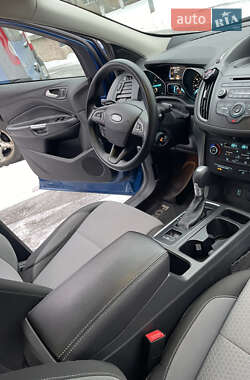 Внедорожник / Кроссовер Ford Escape 2016 в 