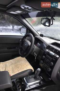 Внедорожник / Кроссовер Ford Escape 2012 в 