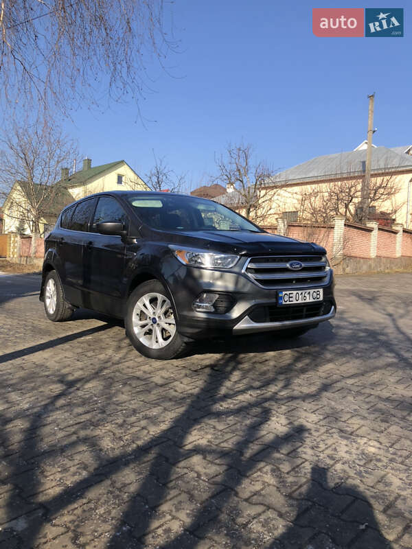 Внедорожник / Кроссовер Ford Escape 2017 в Черновцах