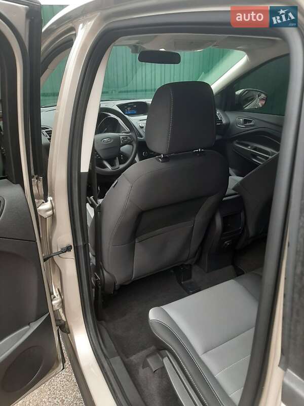 Внедорожник / Кроссовер Ford Escape 2017 в Киеве фото 6 Внедорожник / Кроссовер Ford Escape 2017 в Киеве