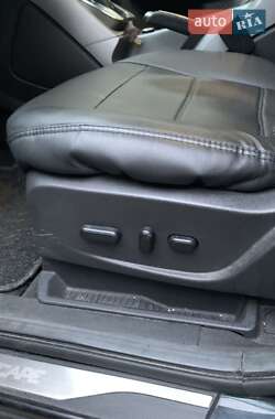 Позашляховик / Кросовер Ford Escape 2014 в 