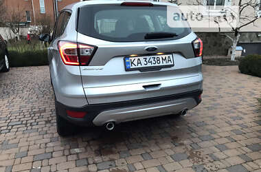 Внедорожник / Кроссовер Ford Escape 2016 в Киеве