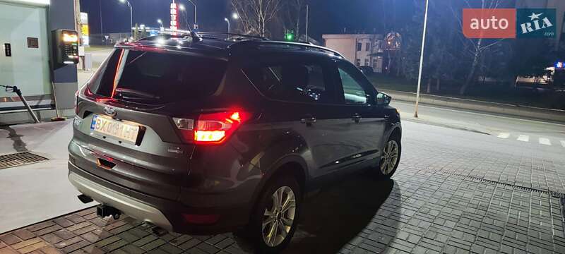 Внедорожник / Кроссовер Ford Escape 2018 в Хмельницком