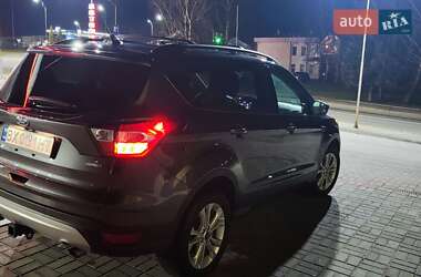 Внедорожник / Кроссовер Ford Escape 2018 в Хмельницком