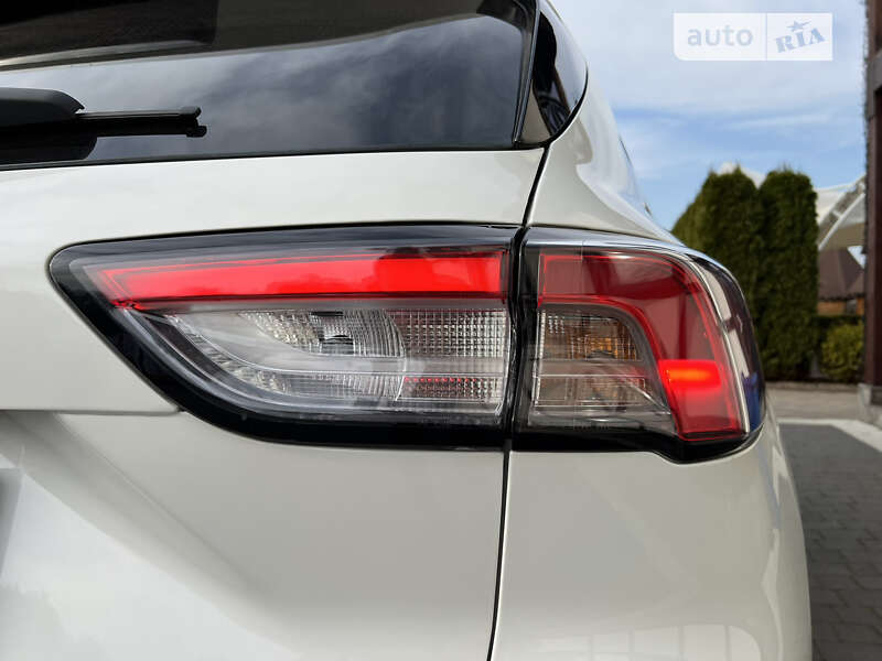 Внедорожник / Кроссовер Ford Escape 2021 в Стрые