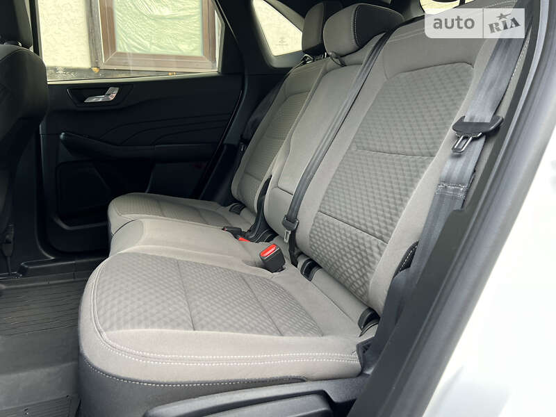 Внедорожник / Кроссовер Ford Escape 2021 в Стрые