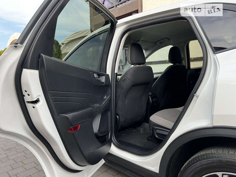 Внедорожник / Кроссовер Ford Escape 2021 в Стрые