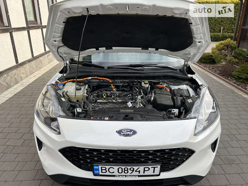 Внедорожник / Кроссовер Ford Escape 2021 в Стрые