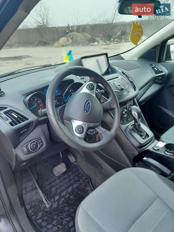 Внедорожник / Кроссовер Ford Escape 2014 в Ровно