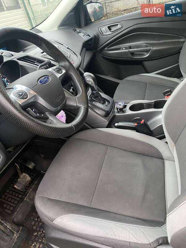 Внедорожник / Кроссовер Ford Escape 2013 в Косове