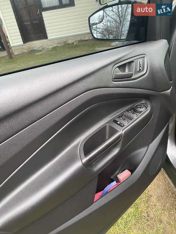 Внедорожник / Кроссовер Ford Escape 2013 в Косове