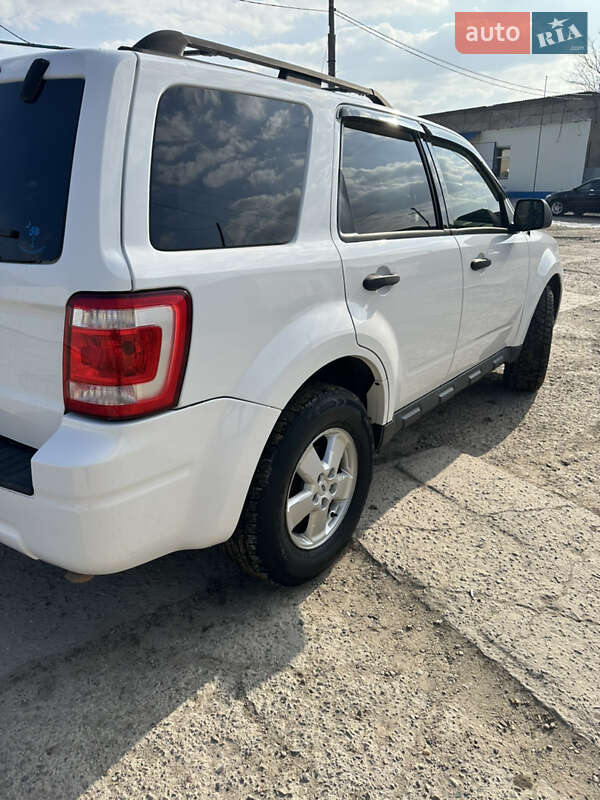 Внедорожник / Кроссовер Ford Escape 2009 в Беляевке