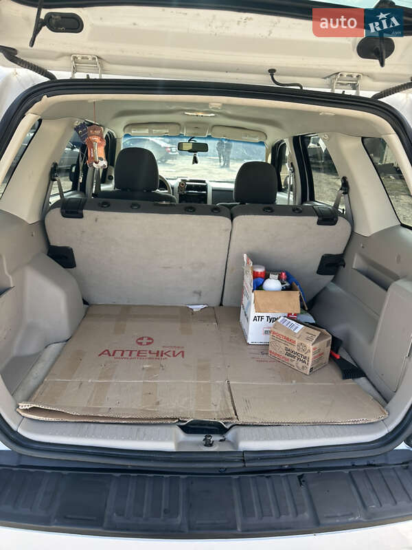Внедорожник / Кроссовер Ford Escape 2009 в Беляевке