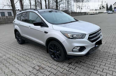 Внедорожник / Кроссовер Ford Escape 2017 в Киеве