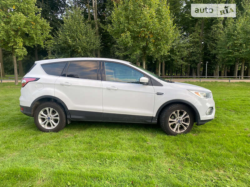 Позашляховик / Кросовер Ford Escape 2017 в Шептицькому