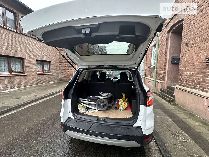 Позашляховик / Кросовер Ford Escape 2017 в Шептицькому