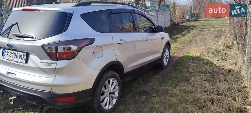 Внедорожник / Кроссовер Ford Escape 2016 в Харькове