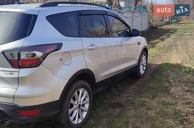 Внедорожник / Кроссовер Ford Escape 2016 в 