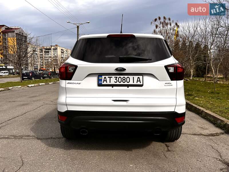 Позашляховик / Кросовер Ford Escape 2018 в Івано-Франківську