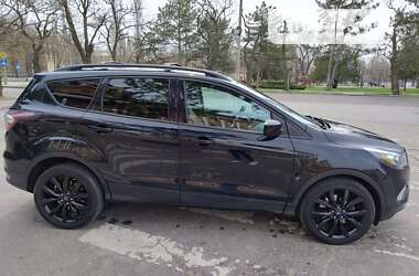 Внедорожник / Кроссовер Ford Escape 2016 в Николаеве