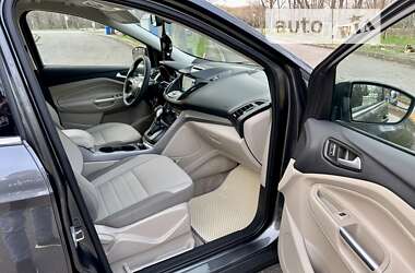 Внедорожник / Кроссовер Ford Escape 2015 в 