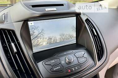 Внедорожник / Кроссовер Ford Escape 2015 в 