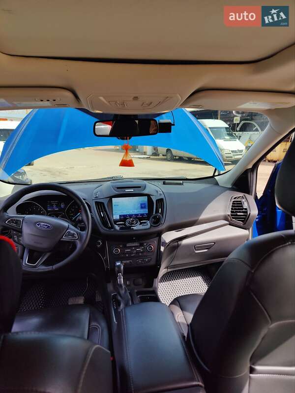 Внедорожник / Кроссовер Ford Escape 2016 в Ровно