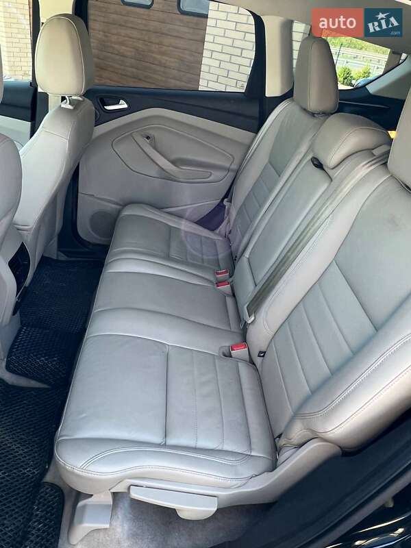 Внедорожник / Кроссовер Ford Escape 2015 в Ровно
